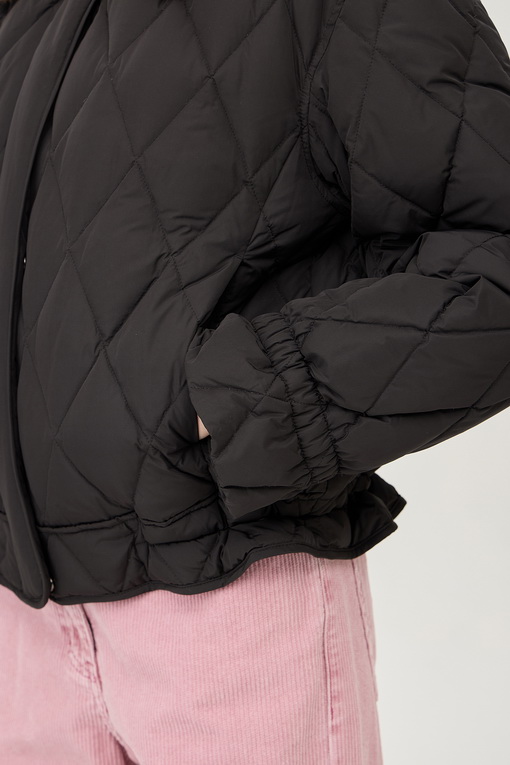https://img.benettonmall.com/PARTS/KB/24F/BAPDF7461BK_MB_D4.jpg