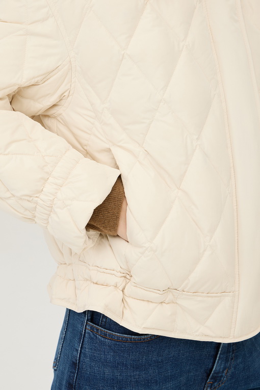https://img.benettonmall.com/PARTS/KB/24F/BAPDF7461IV_MB_D4.jpg
