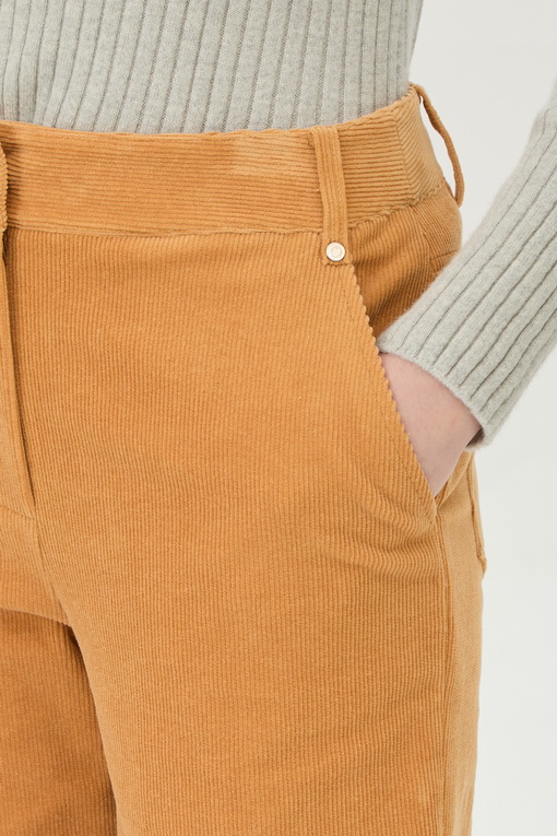 https://img.benettonmall.com/PARTS/KB/24F/BAPT50461CA_MB_D3.jpg