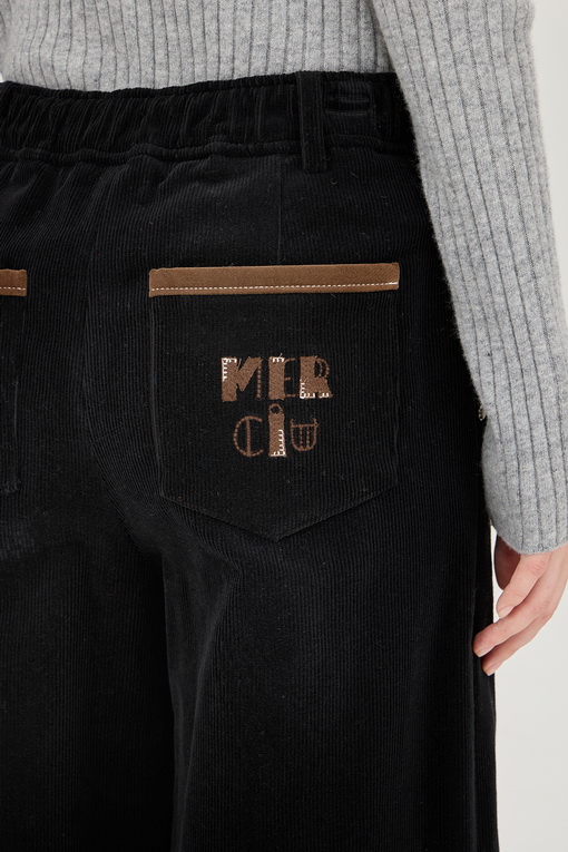 https://img.benettonmall.com/PARTS/KB/24F/BAPT54461BK_MB_D4.jpg