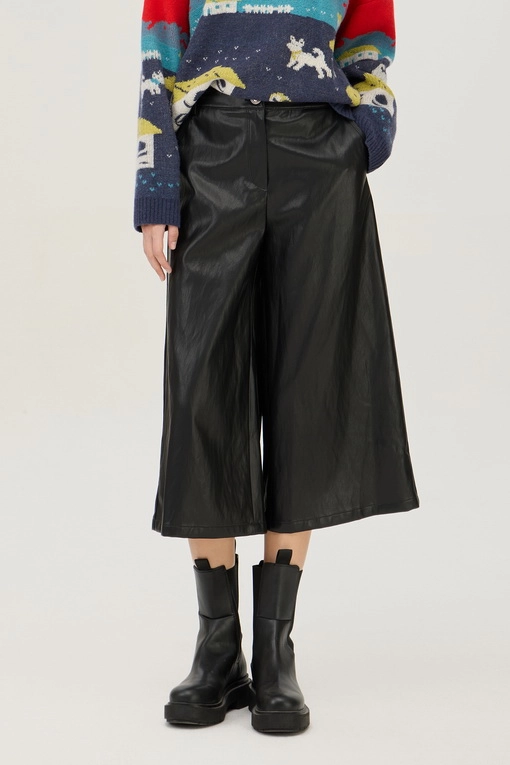 https://img.benettonmall.com/PARTS/KB/24F/BAPT56461BK_MB.jpg