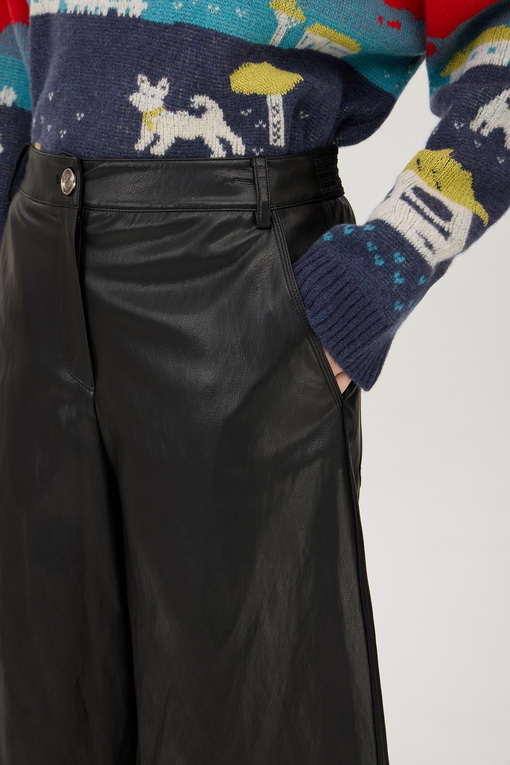 https://img.benettonmall.com/PARTS/KB/24F/BAPT56461BK_MB_D3.jpg