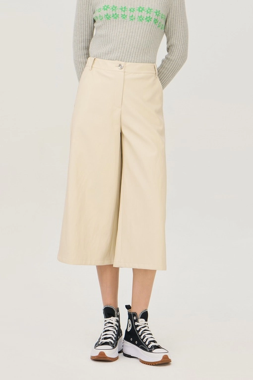 https://img.benettonmall.com/PARTS/KB/24F/BAPT56461IV_MB.jpg