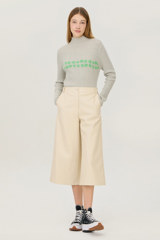 https://img.benettonmall.com/PARTS/KB/24F/BAPT56461IV_MB_D5.jpg