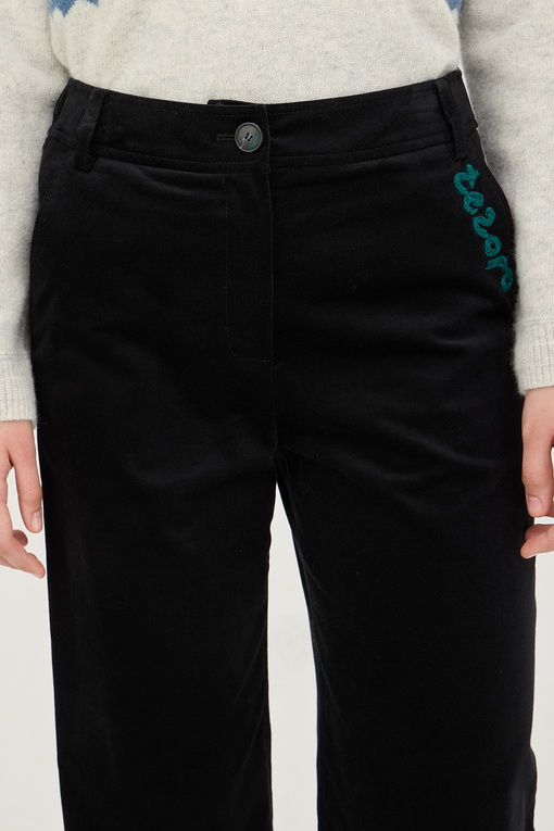 https://img.benettonmall.com/PARTS/KB/24F/BAPT58461BK_MB_D2.jpg