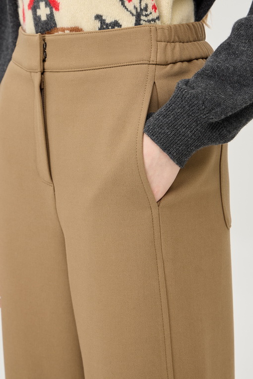 https://img.benettonmall.com/PARTS/KB/24F/BAPT64461BG_MB_D3.jpg