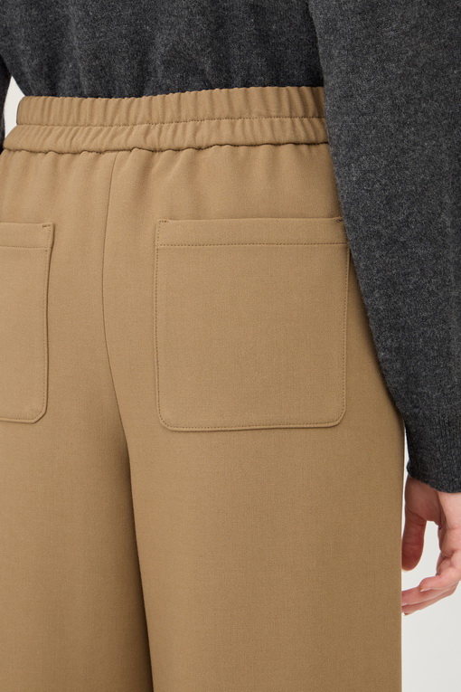 https://img.benettonmall.com/PARTS/KB/24F/BAPT64461BG_MB_D4.jpg