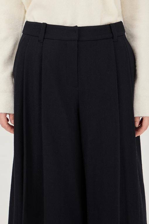 https://img.benettonmall.com/PARTS/KB/24F/BAPT66461DN_MB_D2.jpg