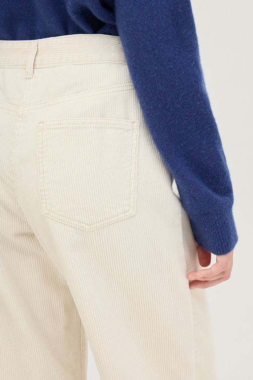 https://img.benettonmall.com/PARTS/KB/24F/BAPT68461IV_MB_D4.jpg