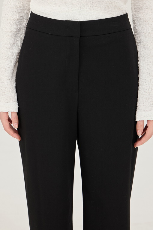 https://img.benettonmall.com/PARTS/KB/24F/BAPT92461BK_MB_D2.jpg