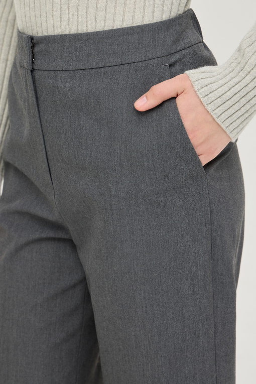 https://img.benettonmall.com/PARTS/KB/24F/BAPT92461GR_MB_D3.jpg