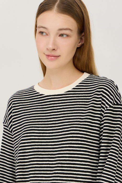 https://img.benettonmall.com/PARTS/KB/24F/BATS56461BK_MB_D2.jpg