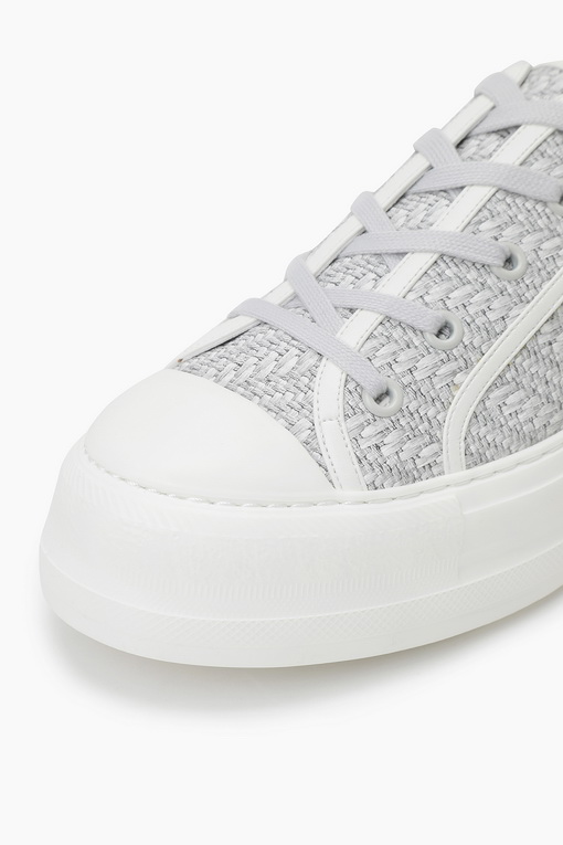 https://img.benettonmall.com/PARTS/KB/24F/BCSH50461LG_MB_D2.jpg