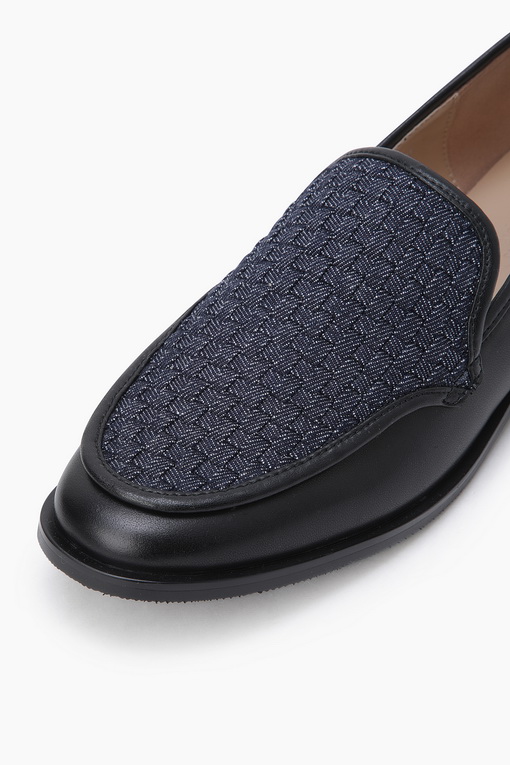 https://img.benettonmall.com/PARTS/KB/24F/BCSH52461BK_MB_D2.jpg