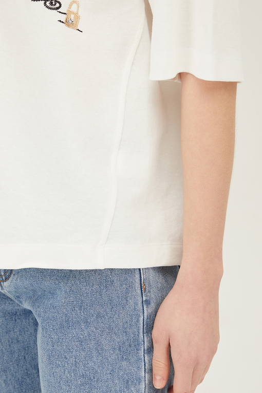 https://img.benettonmall.com/PARTS/KB/24S/BATS08411OW_MB_D4.jpg