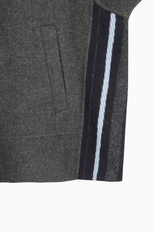 https://img.benettonmall.com/PARTS/KB/25F/BACTE1561GR_MB_D3.jpg