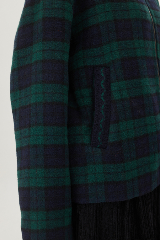 https://img.benettonmall.com/PARTS/KB/25F/BACTF1561GN_MB_D4.jpg