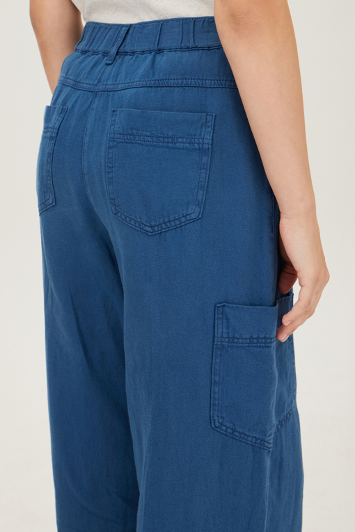 https://img.benettonmall.com/PARTS/KB/25F/BADP02541BL_MB_D4.jpg
