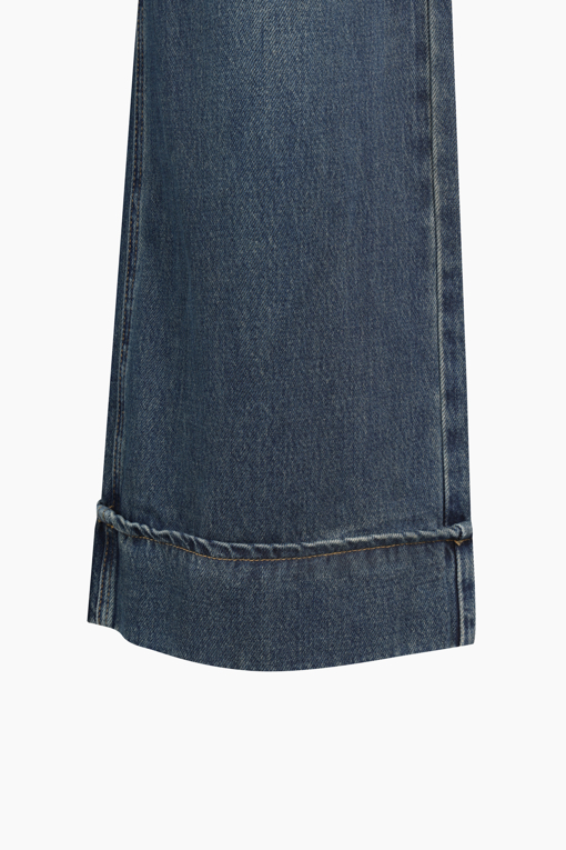 https://img.benettonmall.com/PARTS/KB/25F/BADP03541IN_MB_D13.jpg