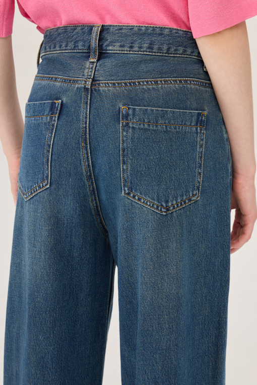 https://img.benettonmall.com/PARTS/KB/25F/BADP03541IN_MB_D3.jpg