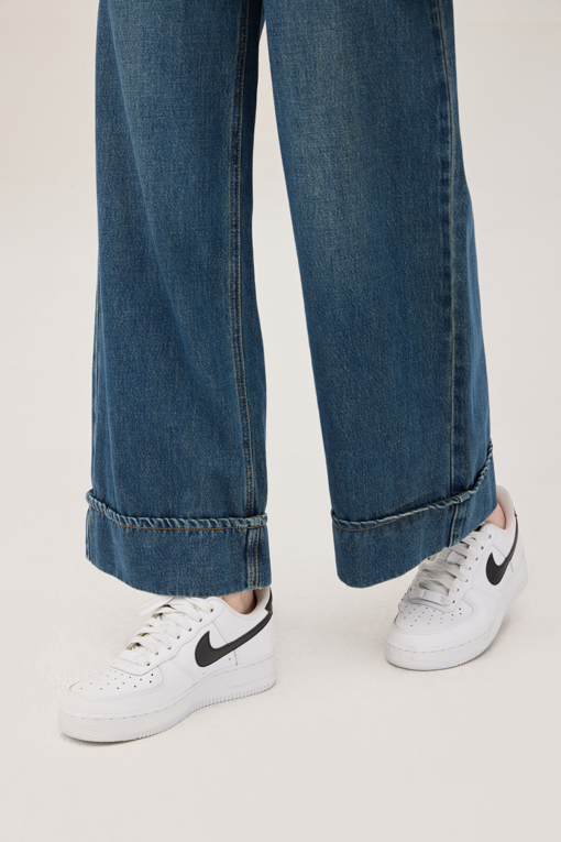 https://img.benettonmall.com/PARTS/KB/25F/BADP03541IN_MB_D4.jpg