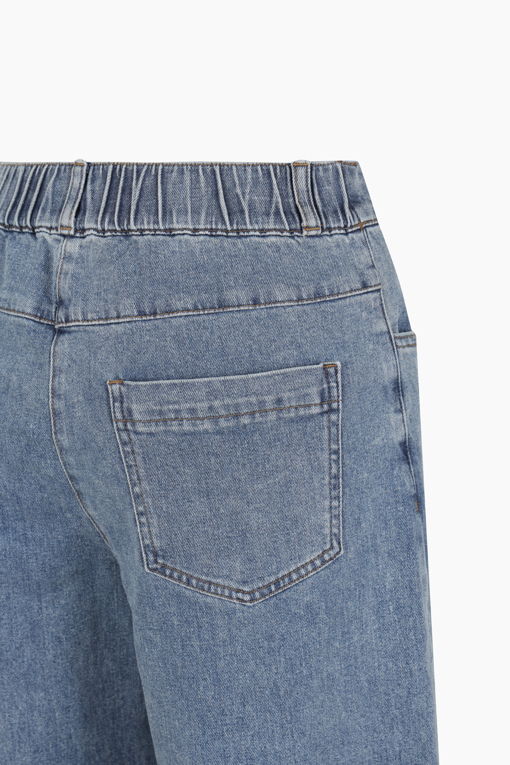 https://img.benettonmall.com/PARTS/KB/25F/BADP05541IN_MB_D13.jpg