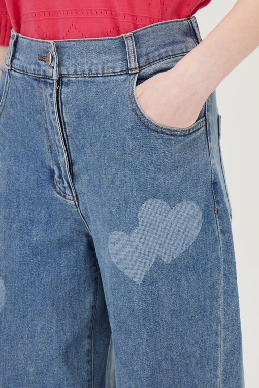 https://img.benettonmall.com/PARTS/KB/25F/BADP05541IN_MB_D3.jpg