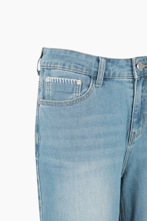 https://img.benettonmall.com/PARTS/KB/25F/BADP07541IN_MB_D12.jpg