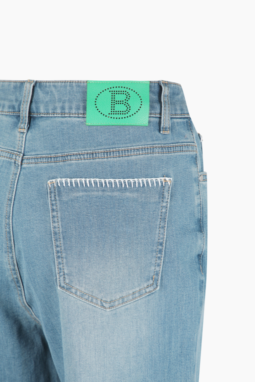 https://img.benettonmall.com/PARTS/KB/25F/BADP07541IN_MB_D13.jpg