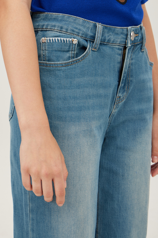 https://img.benettonmall.com/PARTS/KB/25F/BADP07541IN_MB_D3.jpg