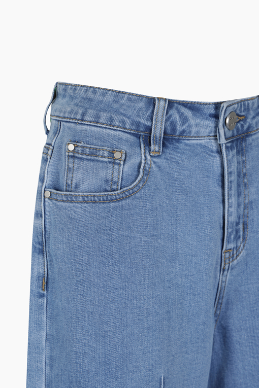 https://img.benettonmall.com/PARTS/KB/25F/BADP09541IN_MB_D12.jpg
