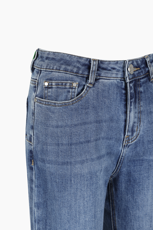 https://img.benettonmall.com/PARTS/KB/25F/BADP10541IN_MB_D12.jpg