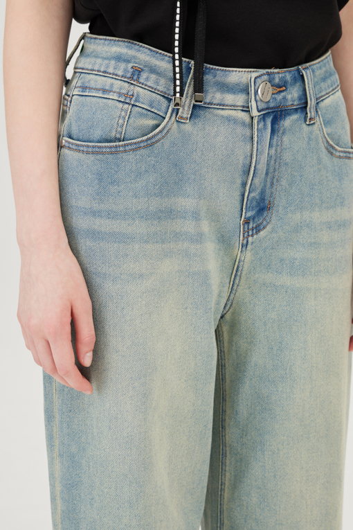 https://img.benettonmall.com/PARTS/KB/25F/BADP11541IN_MB_D3.jpg