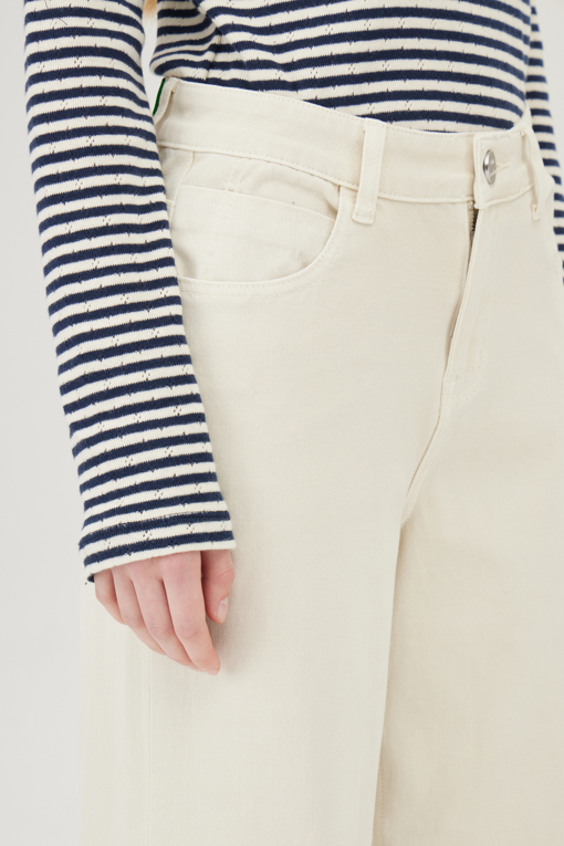 https://img.benettonmall.com/PARTS/KB/25F/BADP18541CR_MB_D3.jpg