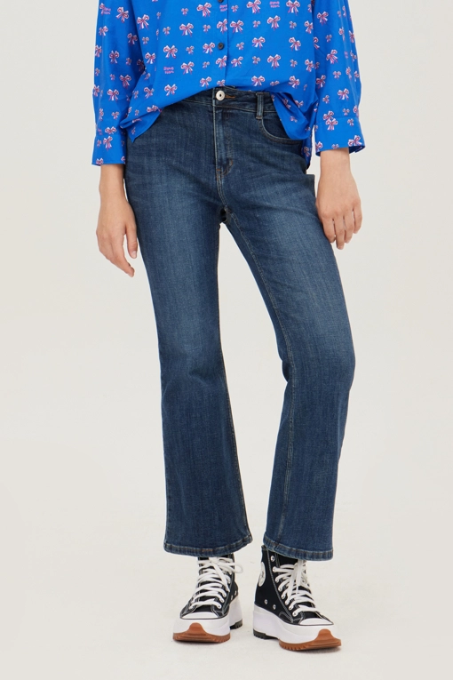 https://img.benettonmall.com/PARTS/KB/25F/BADP21541IN_MB.jpg