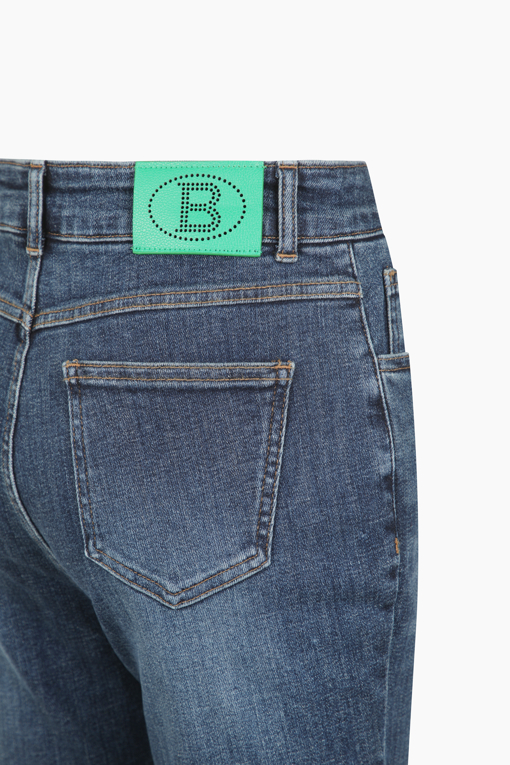 https://img.benettonmall.com/PARTS/KB/25F/BADP21541IN_MB_D13.jpg
