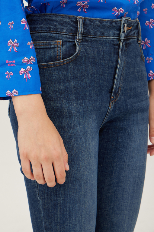 https://img.benettonmall.com/PARTS/KB/25F/BADP21541IN_MB_D3.jpg