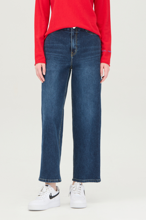 https://img.benettonmall.com/PARTS/KB/25F/BADP58561IN_MB_D0.jpg