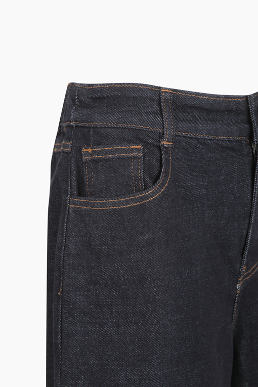 https://img.benettonmall.com/PARTS/KB/25F/BADP60561IN_MB_D12.jpg