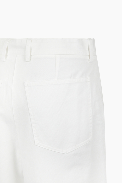 https://img.benettonmall.com/PARTS/KB/25F/BADP91541IV_MB_D3.jpg