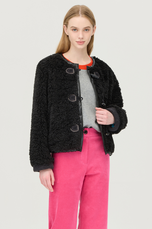 https://img.benettonmall.com/PARTS/KB/25F/BAJP50561BK_MB_D0.jpg