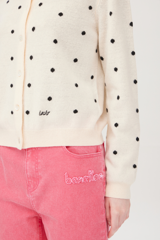 https://img.benettonmall.com/PARTS/KB/25F/BAKCF3561IV_MB_D4.jpg