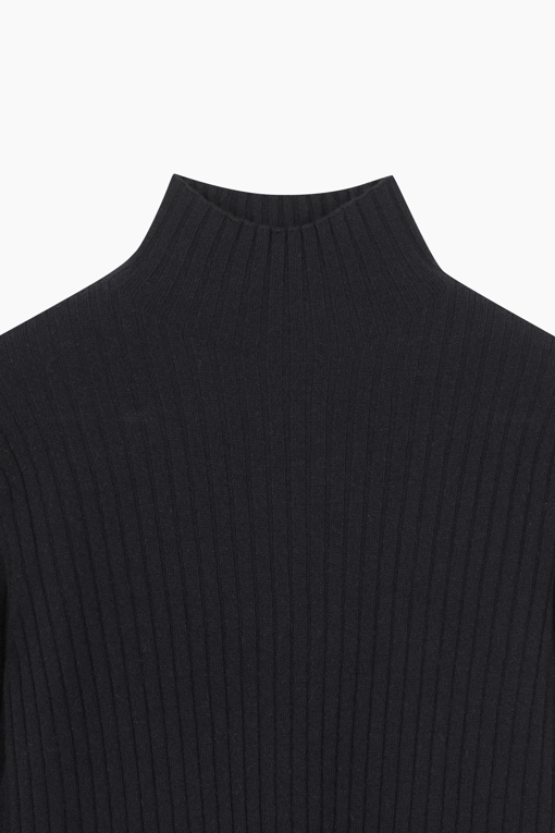 https://img.benettonmall.com/PARTS/KB/25F/BAKPE1561BK_MB_D2.jpg