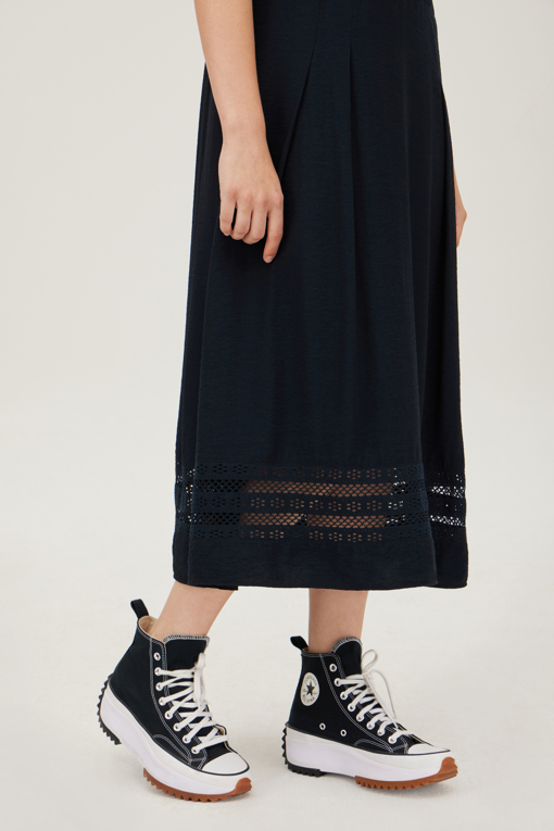 https://img.benettonmall.com/PARTS/KB/25F/BAOP06541DN_MB_D4.jpg