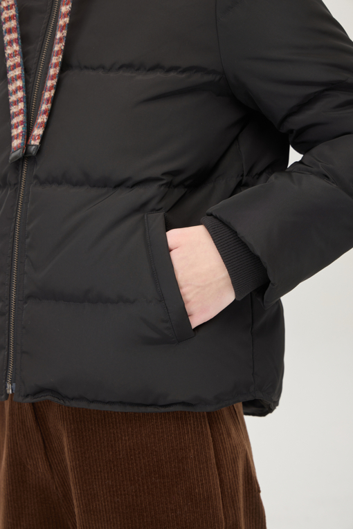 https://img.benettonmall.com/PARTS/KB/25F/BAPDF7561BK_MB_D4.jpg
