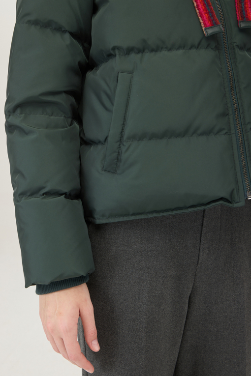 https://img.benettonmall.com/PARTS/KB/25F/BAPDF7561GN_MB_D4.jpg