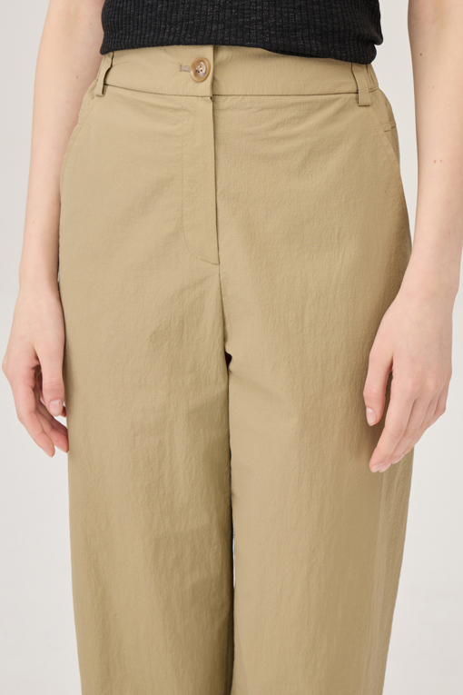 https://img.benettonmall.com/PARTS/KB/25F/BAPT01541BG_MB_D2.jpg