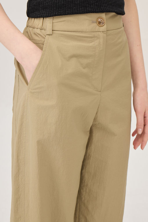 https://img.benettonmall.com/PARTS/KB/25F/BAPT01541BG_MB_D3.jpg