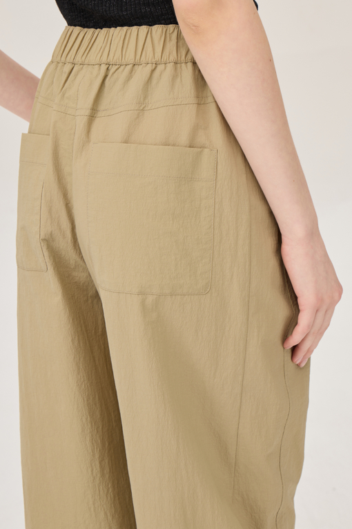 https://img.benettonmall.com/PARTS/KB/25F/BAPT01541BG_MB_D4.jpg