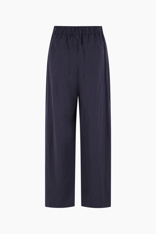 https://img.benettonmall.com/PARTS/KB/25F/BAPT01541NY_MB_D11.jpg